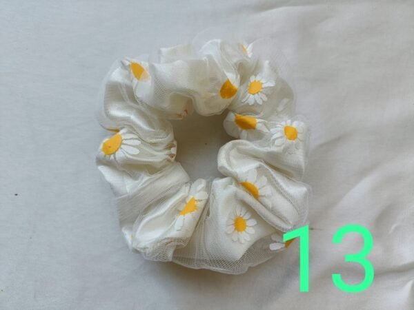 White daisy scrunchie