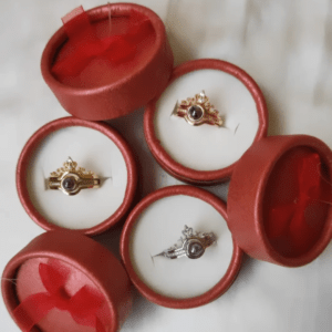 'ILOVEYOU' in 100 languages ring