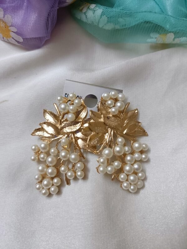 pearl-grape-earrings