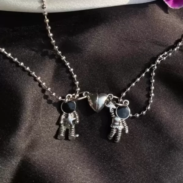 Astronaut-Couple-Neckpieces