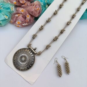 Aarti-Oxidised-Choker-Set