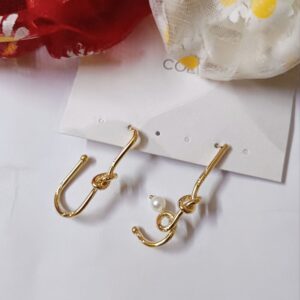 925-Silver-Material-Gold-Designer-Minimal-Earring