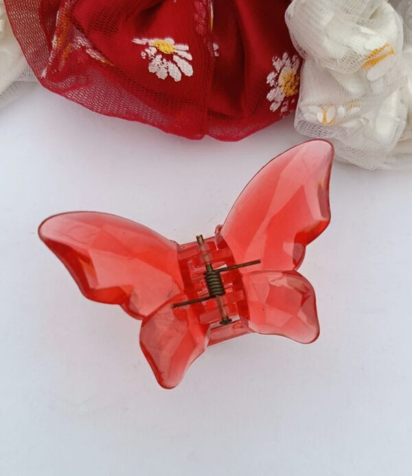 Crystal-Butterfly-Red-Claw