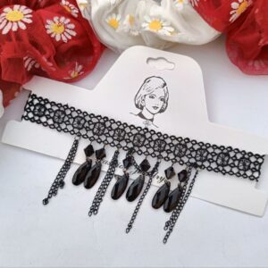 Black-Lace-Chain-Choker-Model-4