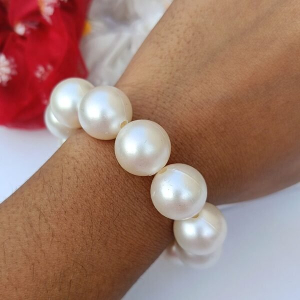 Big-Pearl-Beaded-Bracelets